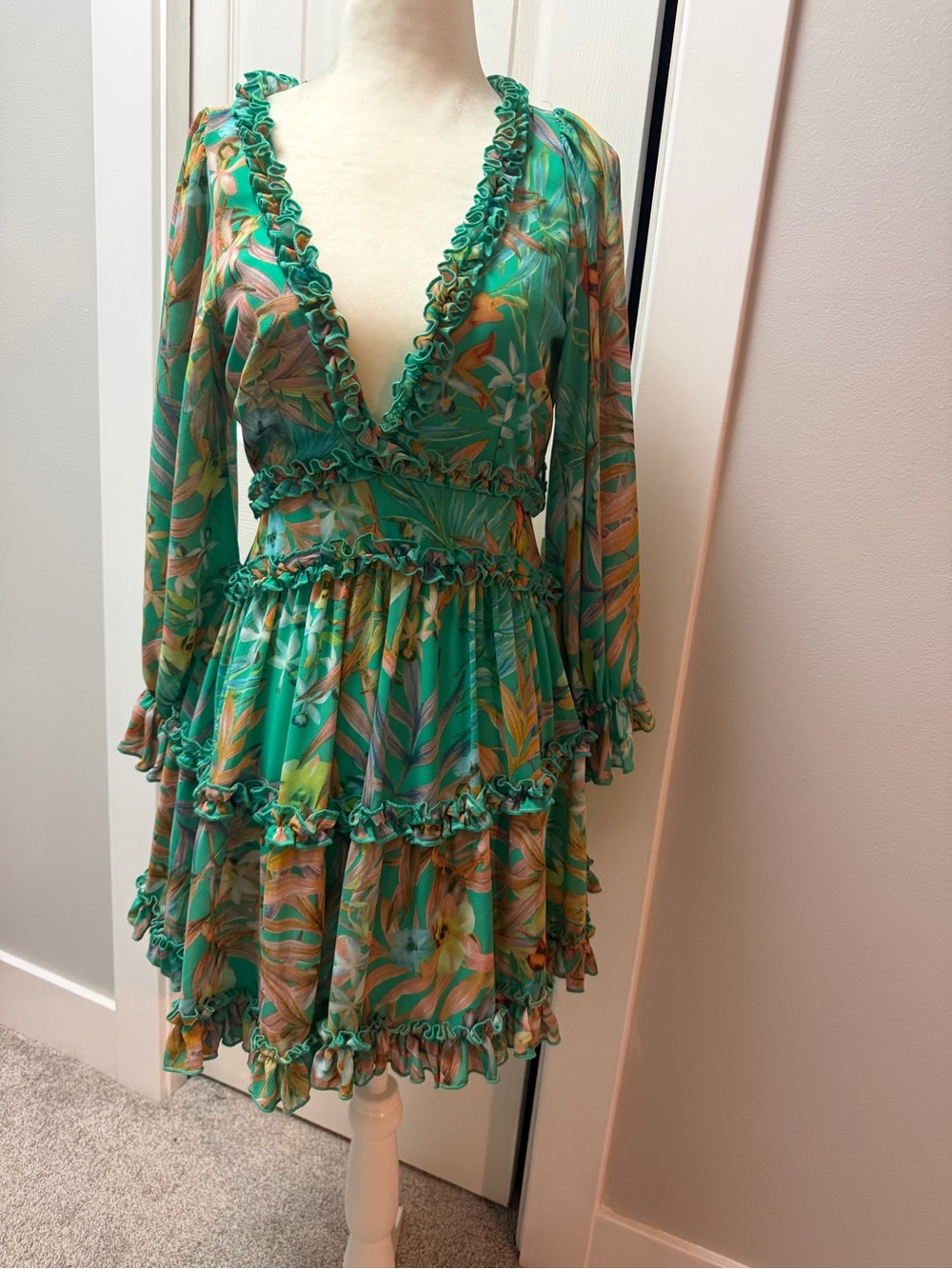 Luxxel Green Tropical Ruffle Tiered V-Neck Mini Dress